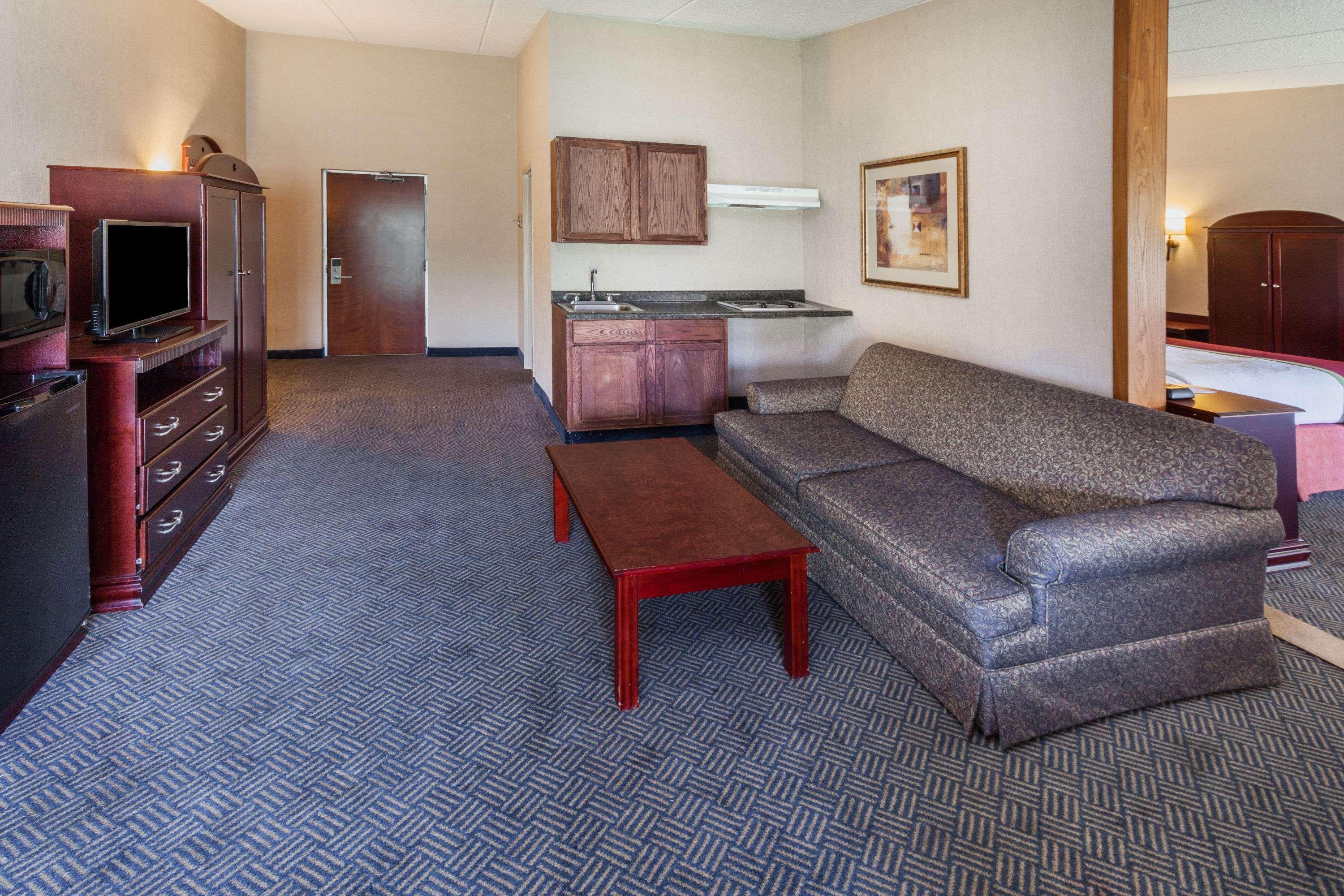 Baymont By Wyndham Michigan City Exterior foto
