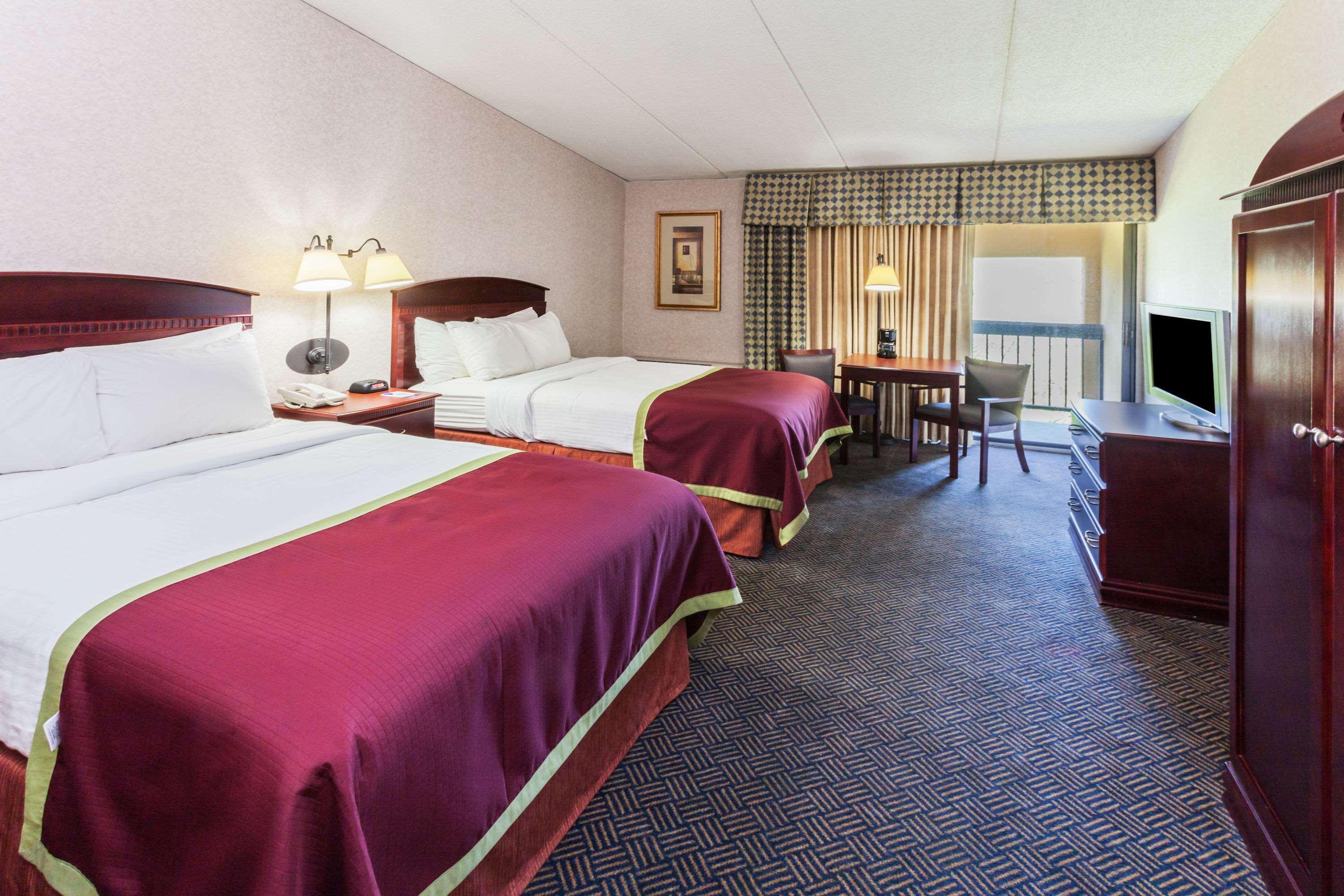 Baymont By Wyndham Michigan City Exterior foto